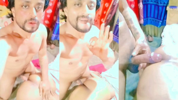 Mature aunty ko doggy pose mai choda young playboy nai - Video thumbnail